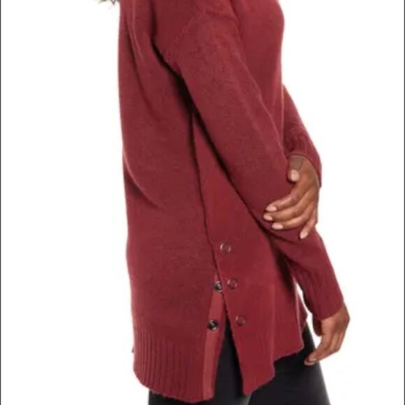 Caslon Red Cordovan Side Snap Tunic Sweater Size Small - Picture 3 of 9